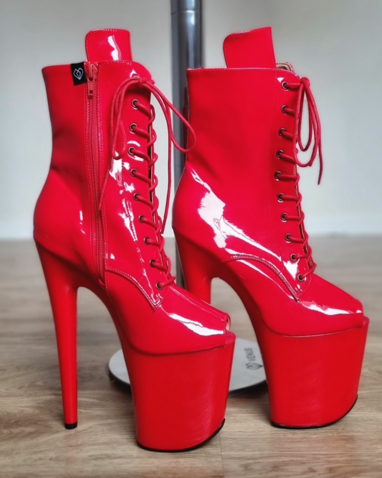 CUSTOM MADE HEELS Sorte Pole Wear SORTE store